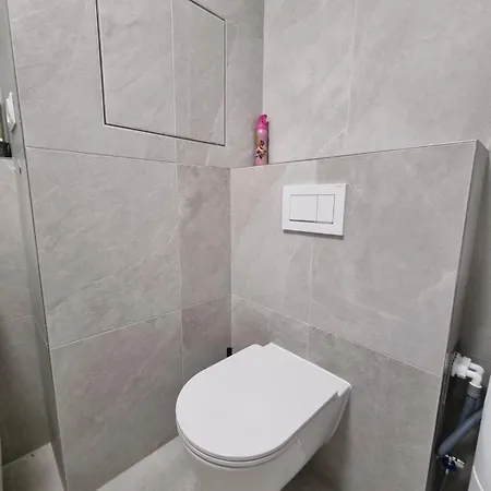 Zwirn New Free Parking Apartman